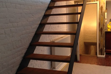 Idée de décoration pour un escalier design.