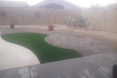 Inspiration for a modern landscaping in Phoenix.