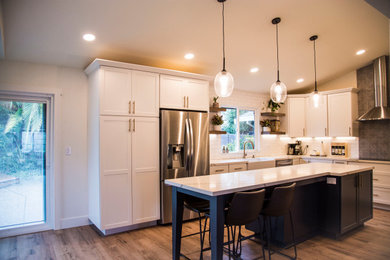 Kitchen photo in Sacramento