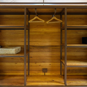 Muddy Teak Lodge