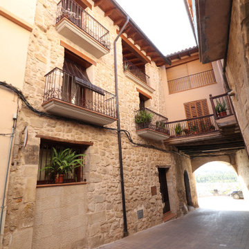 Rehabilitación integral de casa antigua en Arnes