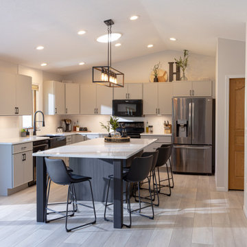 Stunning Kitchen Remodel Done With a New Quartz Countertop
