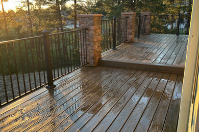 Example of a mountain style deck design in Denver
