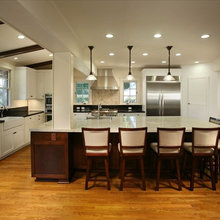Kitchen with pillar