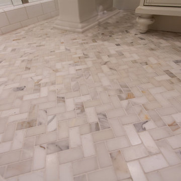 MAVERICK CIRCLE | 1st Floor Guest Bath