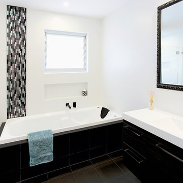 Black and White Bathroom, Baulkham Hills