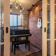 Pianos in Photos