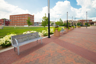 Design ideas for a contemporary landscaping in Minneapolis.