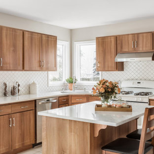 75 Beautiful Kitchen With Medium Tone Wood Cabinets And White