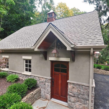 Detached garage