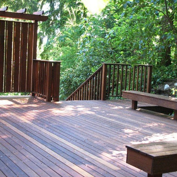 Beautiful Sammamish Privacy Deck