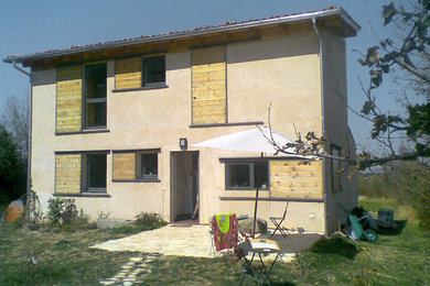 Farmhouse exterior home photo in Madrid