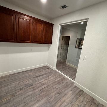2x Home Office custom/glass ceiling hight/