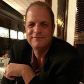 Kerry Lutz's photo