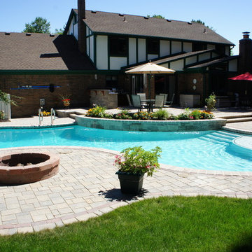 Freeform Gunite Pool with Raised Wall