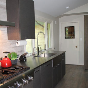 Contemporary, Leicht in Bethesda