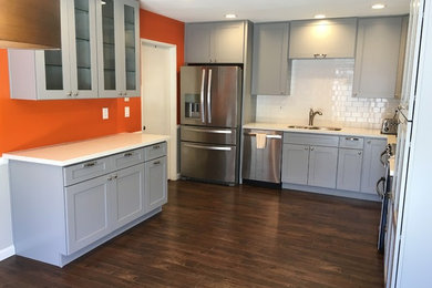 Kitchen - contemporary kitchen idea in Orange County
