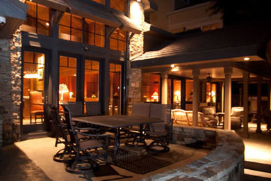 Example of a classic patio design in Kansas City