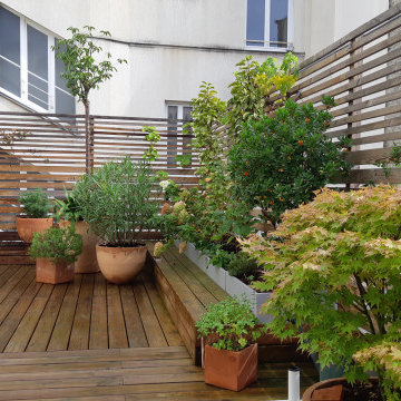 Une terrasse parisienne gourmande et fleurie