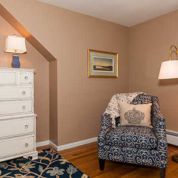 Royal Barry Wills Cape - Queen Bedroom