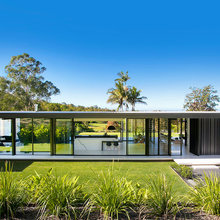 Houzz Tour: Realising the Dream of a Modernist Glass House
