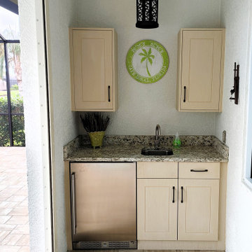 Poolside Wet bar