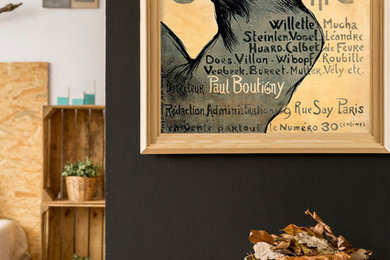 Dining room - country dining room idea in Houston