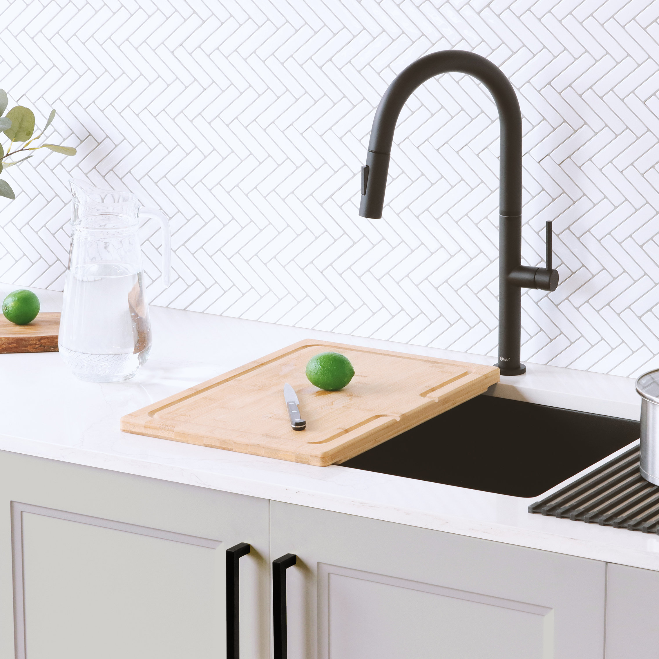 STYLISH Kitchen Sink Faucet Single Handle Pull Down Dual Mode Stainless Steel