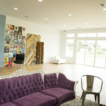Detached Photo Studio