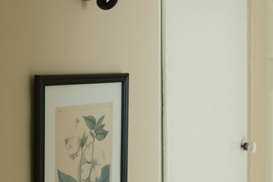 Hallway - traditional hallway idea in Phoenix