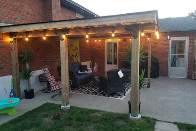 Example of a patio design in Toronto