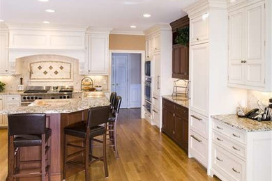 Inspiration for a timeless kitchen remodel in New York