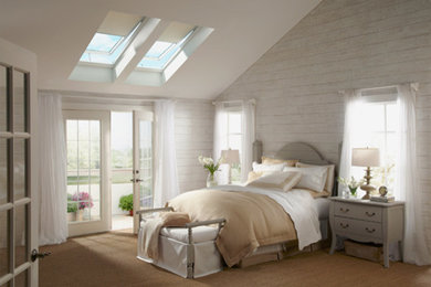 Example of a classic bedroom design in Los Angeles