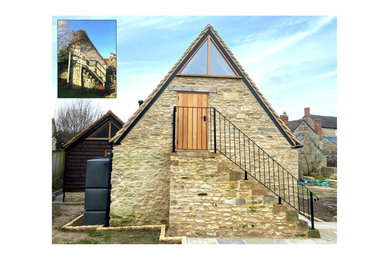 Medium sized traditional detached barn in Oxfordshire.