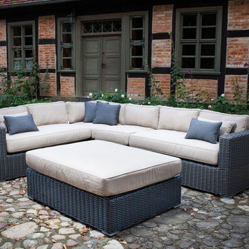 Toja Patio Furniture - Yorkville Sectional Set - House