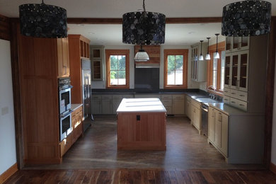 Example of a kitchen design in Portland
