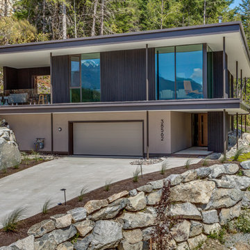 Cabin in the Woods, Squamish - West Coast Modern
