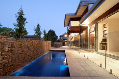 Inspiration for a contemporary pool in Canberra - Queanbeyan.