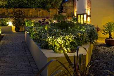 This is an example of a contemporary landscaping in Cardiff.