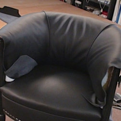 Fauteuils 1925 en cuir noir - Armchairs And Accent Chairs