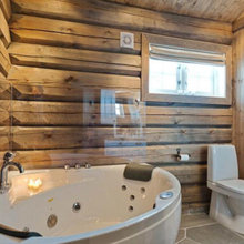 Log Cabin 1st floor Bathroom