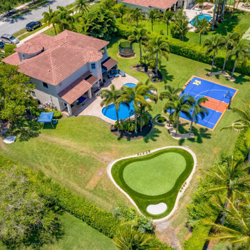 PRIVATE BACKYARD PUTTING GREEN