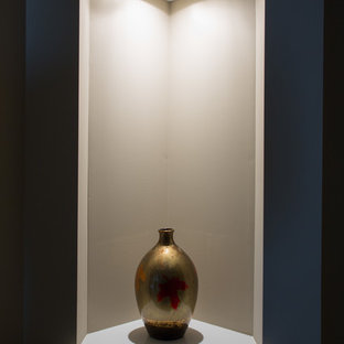 Foto på en vintage hall, med blå väggar