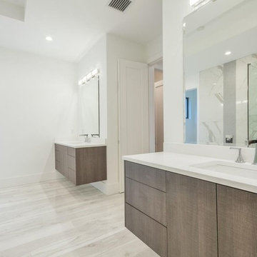 White Gloss Custom Cabinets for New Home Construction