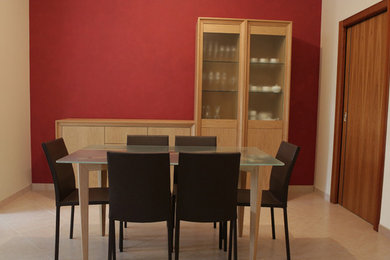 Modern dining room in Bari.