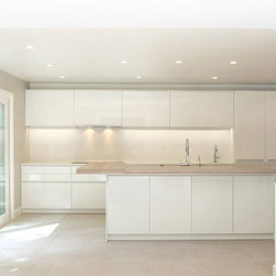 STYLISH HANDLE-LESS KITCHEN - Products
