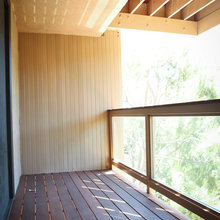 Lark balcony