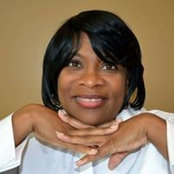 Author Renee Jones's photo