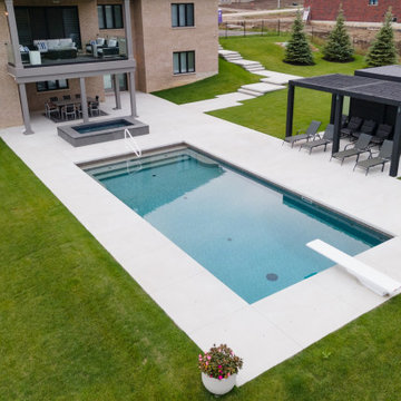 Minimal Design for a Summer Sanctuary