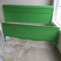 Fun Bold full size Bed with rails - Headboards